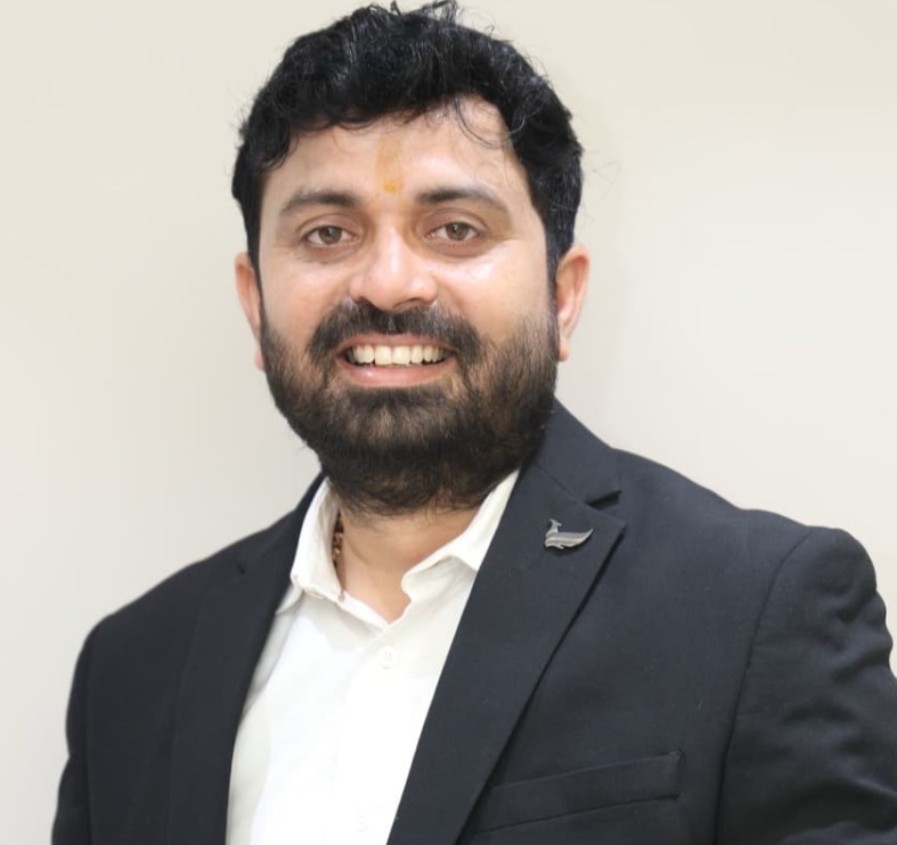 <strong>Mr. Nitin Singh Tomar - Director</strong>